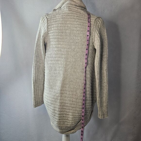 GAP Body Sz S Grey Cardigan Knit Knot Trim Batwing Soft - Picture 2 of 6